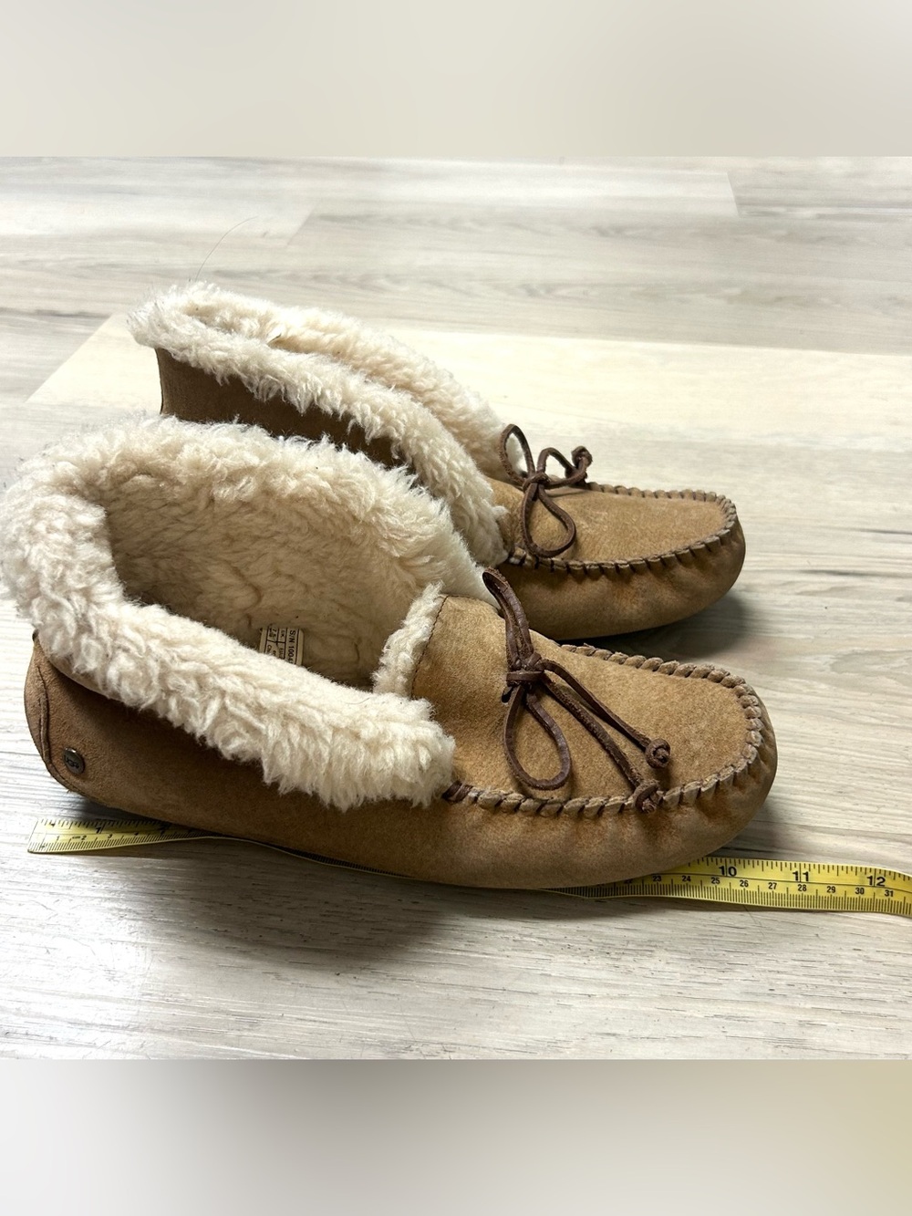 UGG Alena Slippers Sheepskin Moccasin Booties Women’s US 9 EU 40 Chestnut Suede - Picture 12 of 12